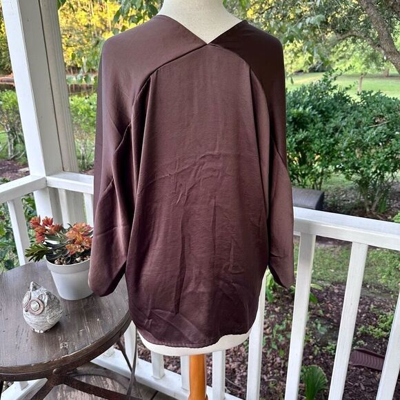 R | Label The Reset Chestnut Brown V-Neck Pullover - Picture 3 of 6